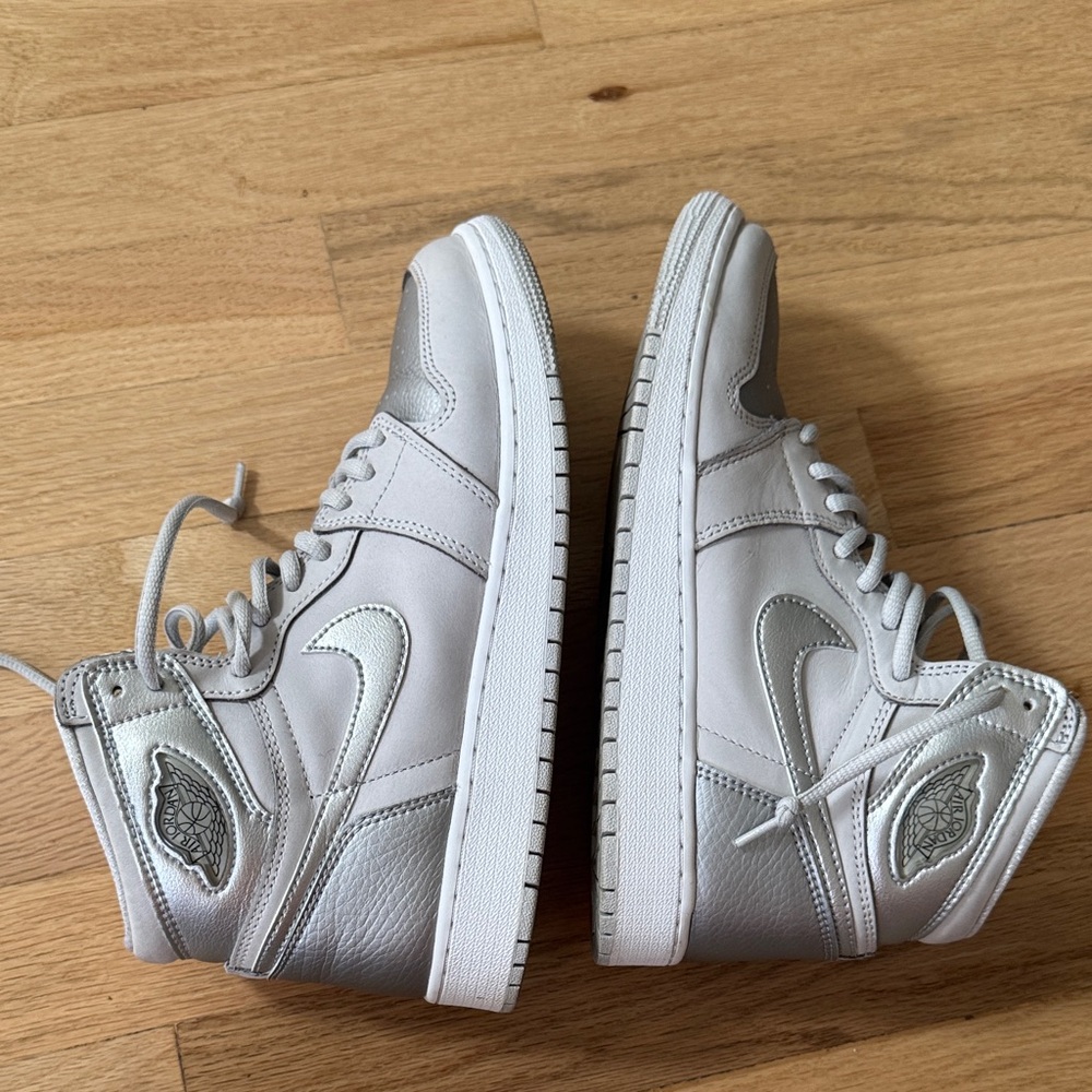 Jordan 1 Retro High - Neutral Grey